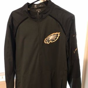 Eagles Nike 1/2 zip size medium